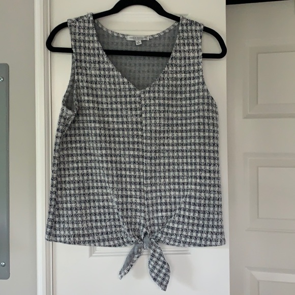 Tie front tank - Picture 1 of 2